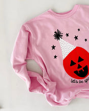 Load image into Gallery viewer, LET'S BE SPOOKY • women's tee