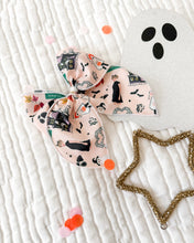 Load image into Gallery viewer, TAYLOWEEN• bow