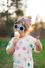 Load image into Gallery viewer, STARBURST DAISY • kids set (boxy tee + shorties) (flash)