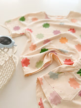 Load image into Gallery viewer, STARBURST DAISY • kids set (boxy tee + shorties) (flash)