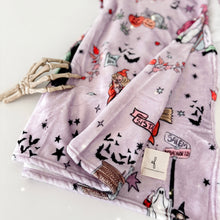 Load image into Gallery viewer, SPOOKY SALEM • sherpa blanket