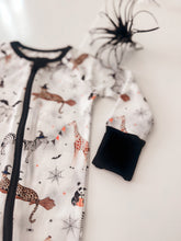 Load image into Gallery viewer, HALLOWEEN ZOO BOO • baby zipper pjs (one-piece)