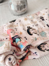 Load image into Gallery viewer, TAKEDOWN • sherpa blanket
