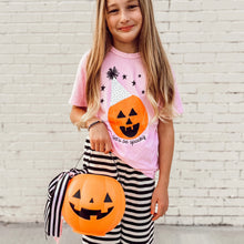 Load image into Gallery viewer, LET'S BE SPOOKY • kids tee