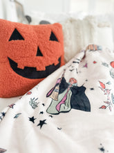 Load image into Gallery viewer, SPOOKY SALEM • sherpa blanket