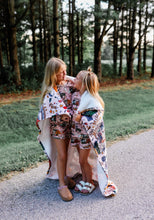 Load image into Gallery viewer, TAYLOWEEN {welcome to NY in the fall} • sherpa blanket