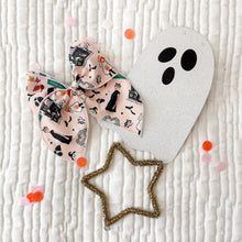 Load image into Gallery viewer, TAYLOWEEN• bow