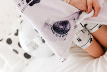 Load image into Gallery viewer, REPUTATION • sherpa throw blanket (EXTRAS ADDED)