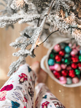 Load image into Gallery viewer, HOME ALONE CHRISTMAS • Women's pajamas
