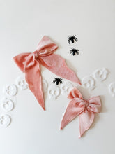 Load image into Gallery viewer, FALL VELVET BOWS • (large or small)