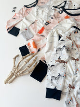 Load image into Gallery viewer, TRICK OR TREAT MUMMIES • baby zipper pjs (one-piece)