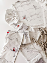 Load image into Gallery viewer, TRICK OR TREAT MUMMIES • sherpa blanket