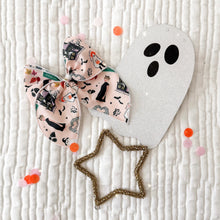 Load image into Gallery viewer, TAYLOWEEN• bow