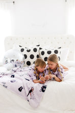 Load image into Gallery viewer, REPUTATION • sherpa throw blanket (EXTRAS ADDED)
