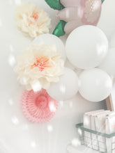 Load image into Gallery viewer, paper flowers / 5 pack